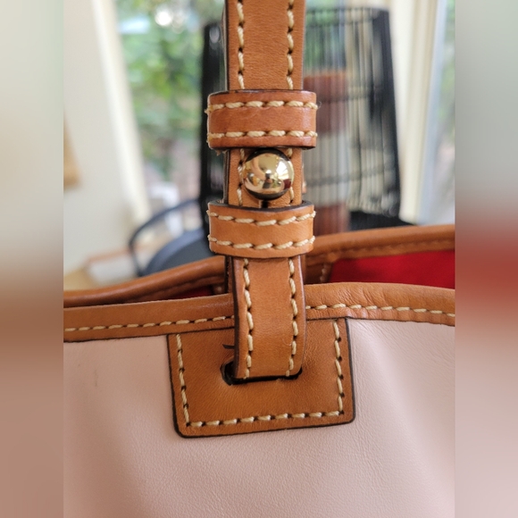 Dooney & Bourke Smooth Leather Pink Blush & Midnight Blue Tote Bag EUC - Picture 8 of 17